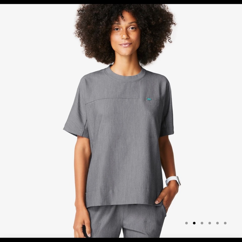 FIGS Lismore Crew Top Scrub